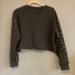 Black Star-Patterned Cropped Sweatshirt